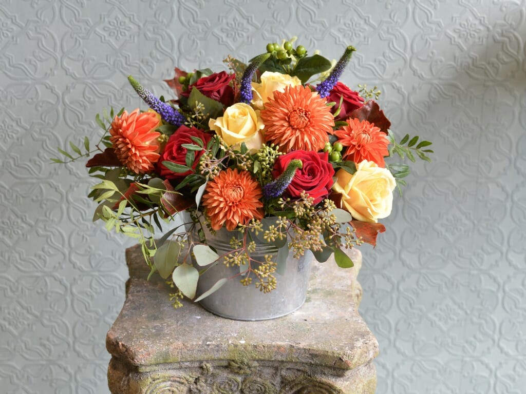 Bucket of flowers arrangement Version 2 1024x768