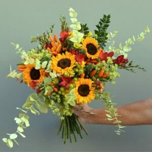 Photo showing a sample of a Handful of flowers available from Kensington Flowers London