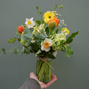 Photo showing a sample of a jar of flowers available to order from Kensington Flowers London